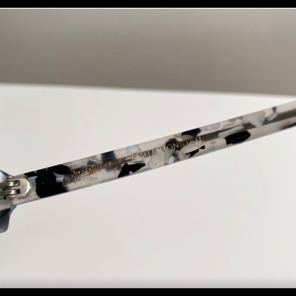 Gentle Monster Deborah Sunglasses - Picture 3 of 7